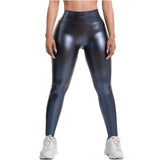 Pre-formed leggings on the buttocks for a lifting effect